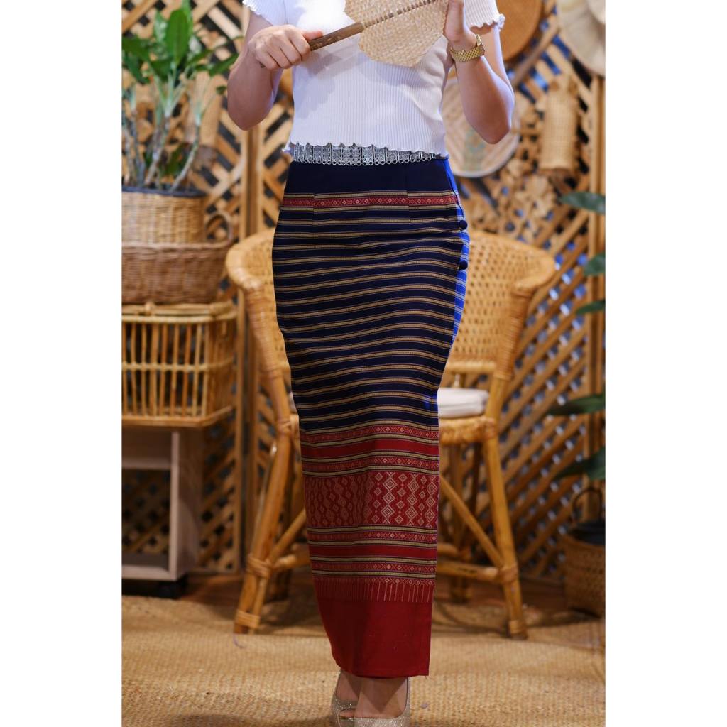 ผ้าถุงทอ สีกรมแดง อัดกาวเรียบร้อย