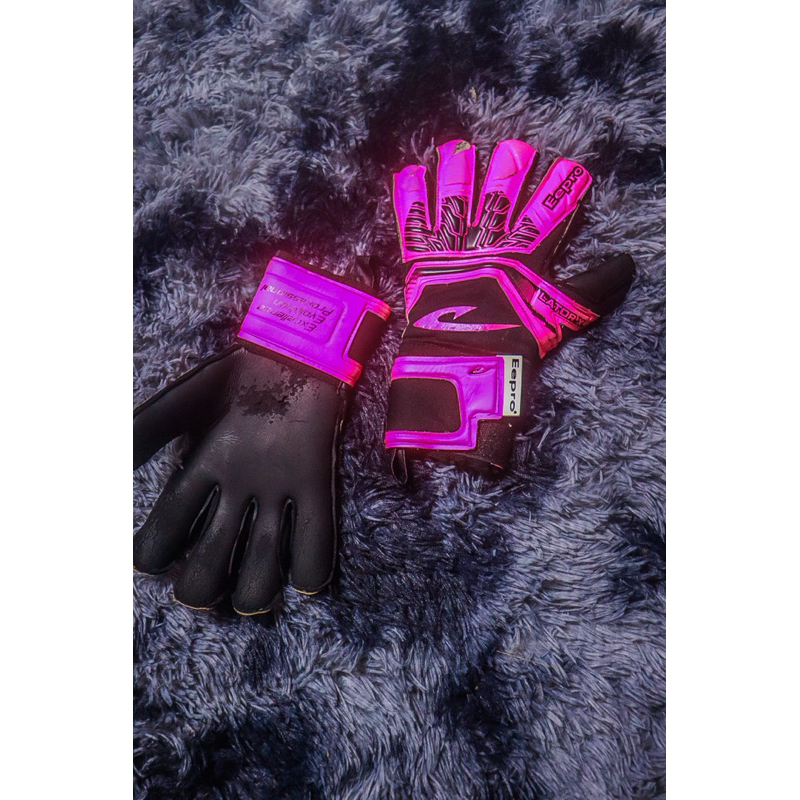 ถุงมือผู้รักษาประตู EPRO EG1057R SIZE 8