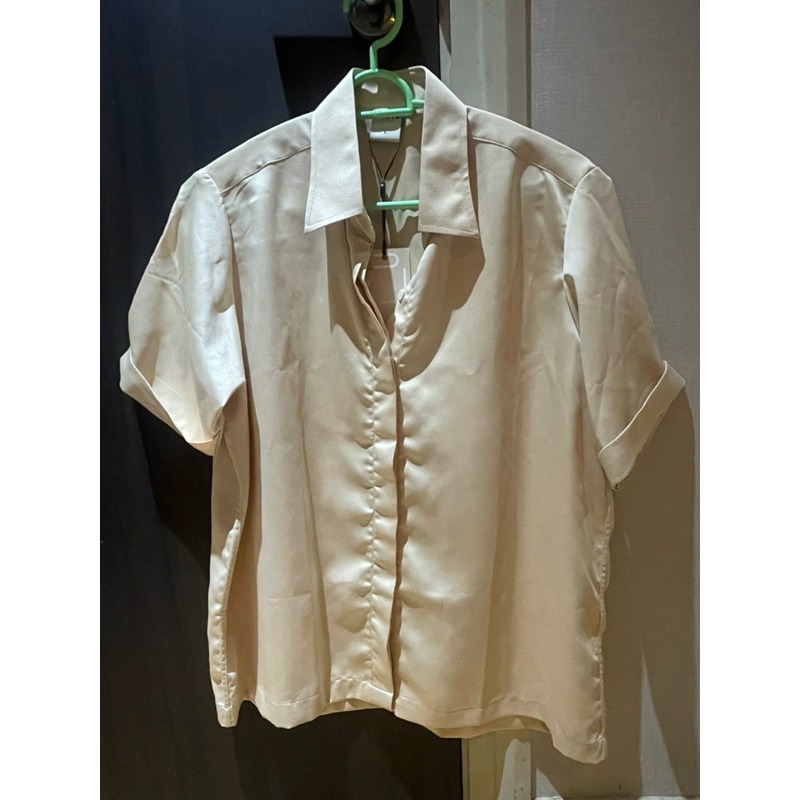 Sarin Shirt Size L Short Sleeve เสื้อเชิ้ตแขนสั้น แบรนด์ Sarin