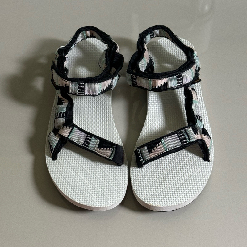 Teva Sandals รองเท้าแตะรัดส้นมือสองของแท้ พร้อมส่ง sz 38