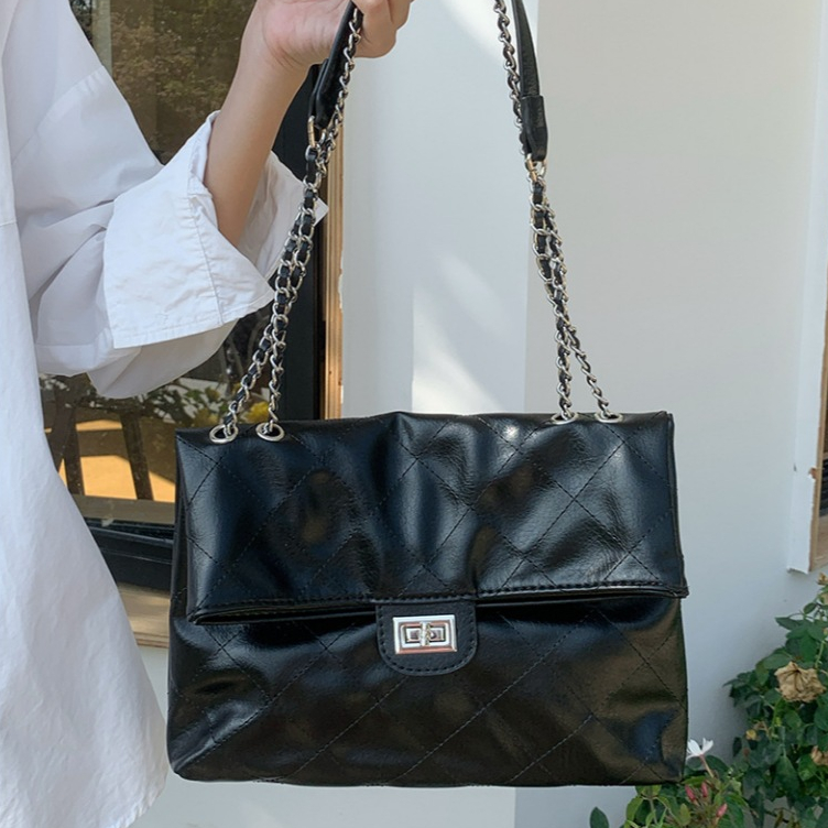 Look.Hive สินค้าใหม่ 2025 กระเป๋าหนังสายโซ่ทรงสวย 2 สี N049