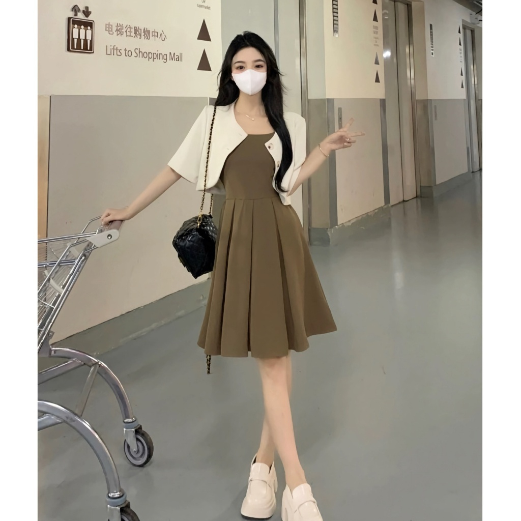 【ใหม่】L-4XL เหมาะสำหรับสาวอ้วน40-100KG เสื้อคลุมตัวเล็กๆ+เดรสสายเอี๊ยมเรียบหรู ชุดสองชิ้น กระชับเอว ยืดหยุ่น SP0011