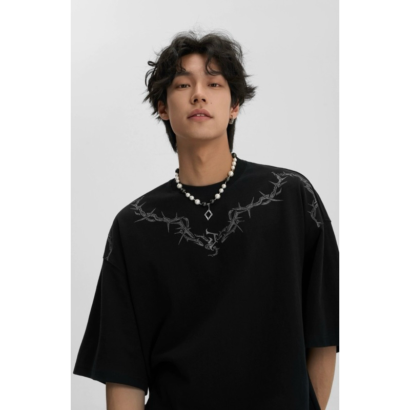 [พร้อมส่ง] Spenzer.street |  Thorn collar🖤โอเวอร์ไซส์ เสื้อผ้าสตรีท เนื้อผ้าดี ทันกระแส unisex 2024 