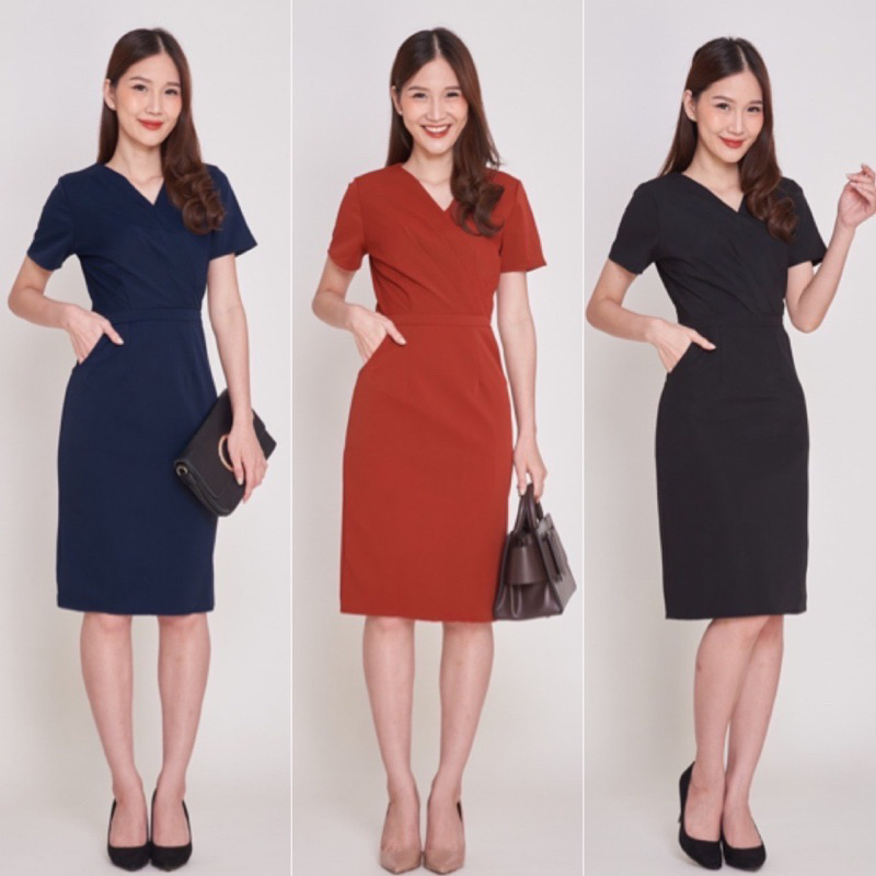 ✅ สีดำ พร้อมส่ง S-3XL ✅ เดรสทรงสอบแขนสั้น คอวีทรงป้ายจีบอกด้านหน้า