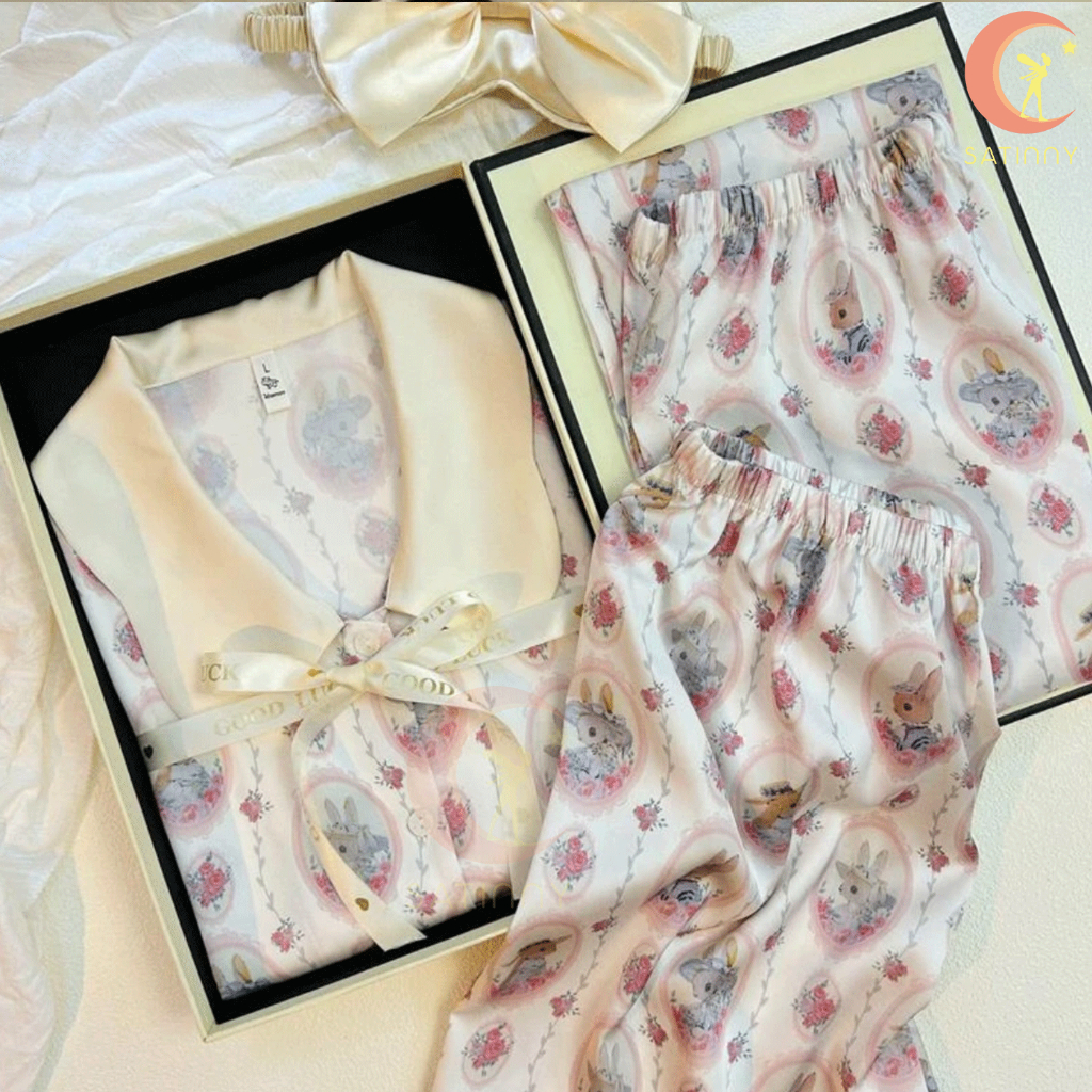 JJ23ชุดนอนSatinny แขนสั้น+ขาสั้น ผ้าSilk Satinสไตล์อเมริกา ชุดนอนแฟชั่น ชุดนอนลายการ์ตูนน่ารักมินิมอล สินค้าเกรดพรีเมี่ย