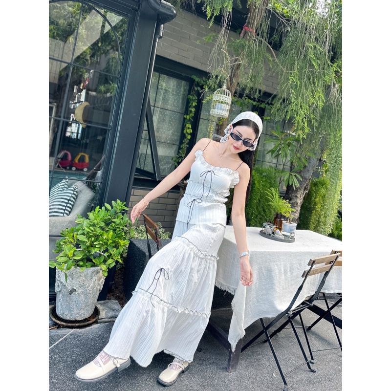 ชุดเชต 2 ชิ้นกระโปรงยาว ฟิวส์ลุกคุณหนุ ขาวสะอาด น่ารักมาก กระโปรงระบาย 3 ชั้น