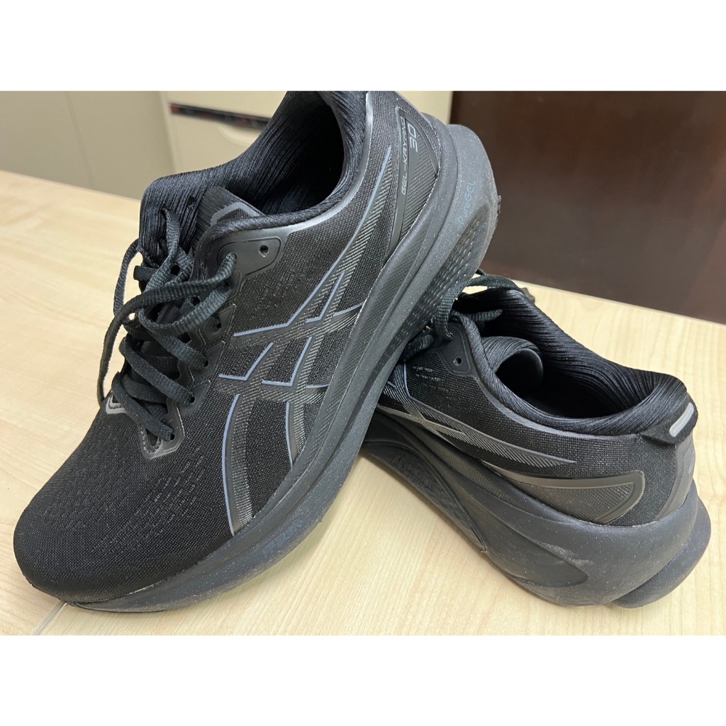 รองเท้ามือสอง สภาพดีรุ่น Asics GEL-KAYANO 30 WIDE Blackblack (อายุการใช้งาน 10 เดือน)  สามารถทักมาสอ