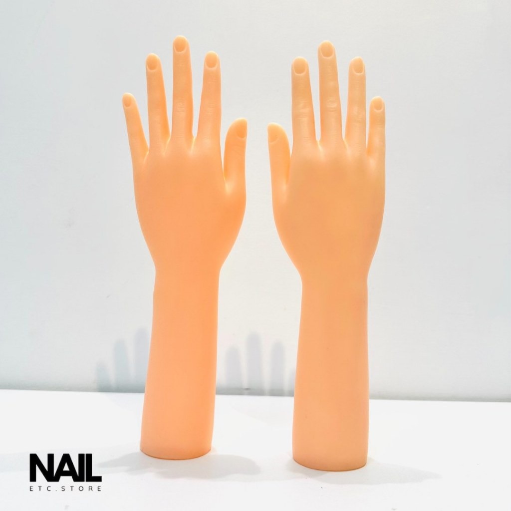 มือปลอม สำหรับตั้งโชว์งานเล็บ กำไลข้อมือ แหวน **พร้อมส่งจากไทย**