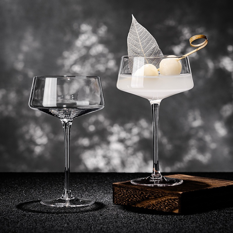 【พร้อมส่งในไทย】แก้วค็อกเทลทรงสูง เนื้อแก้วบาง สวย Cocktail glass 250ml