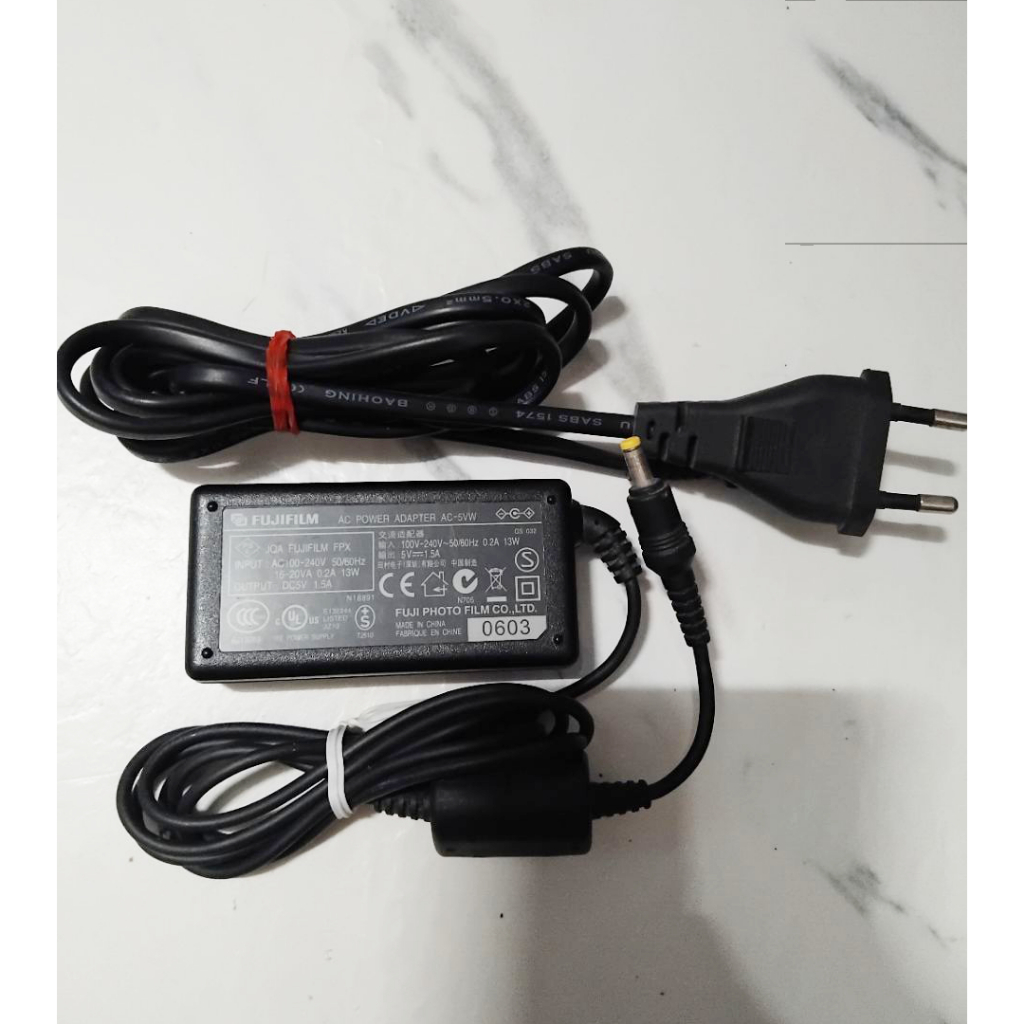 Fujifilm Power adapter AC-5VW สำหรับ Fujifilm FinePix f401 4800z 4900 6800 6900 E500 E510 E550 E900 