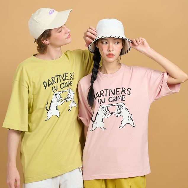 Hidden Folder (Partners in Crime : Tee Shirt) เสื้อยืด Folders UNISEX เสื้อหน้าร้อน คอกลม เนื้อนุ่มพิเศษ