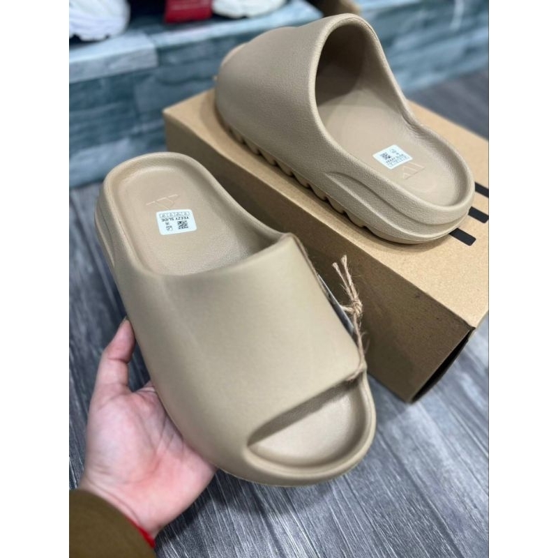 รองเท้าแตะ YEEZY SLIDE​ รองเท้าแตะผู้ชาย ผู้หญิง🌟ผิวหยาบ พื้นโลโก้ ปั้มใน QR CODE ✔️มีป้าย มีกล่อง📦 ชนSHOP2024