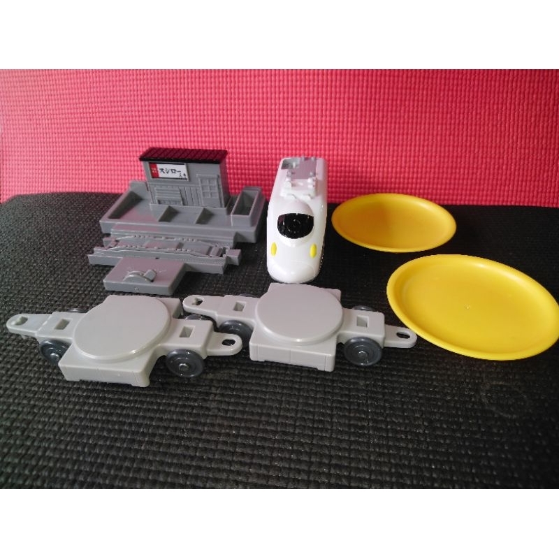 รถไฟTomy Plarail รถไฟซูชิ Sushiro