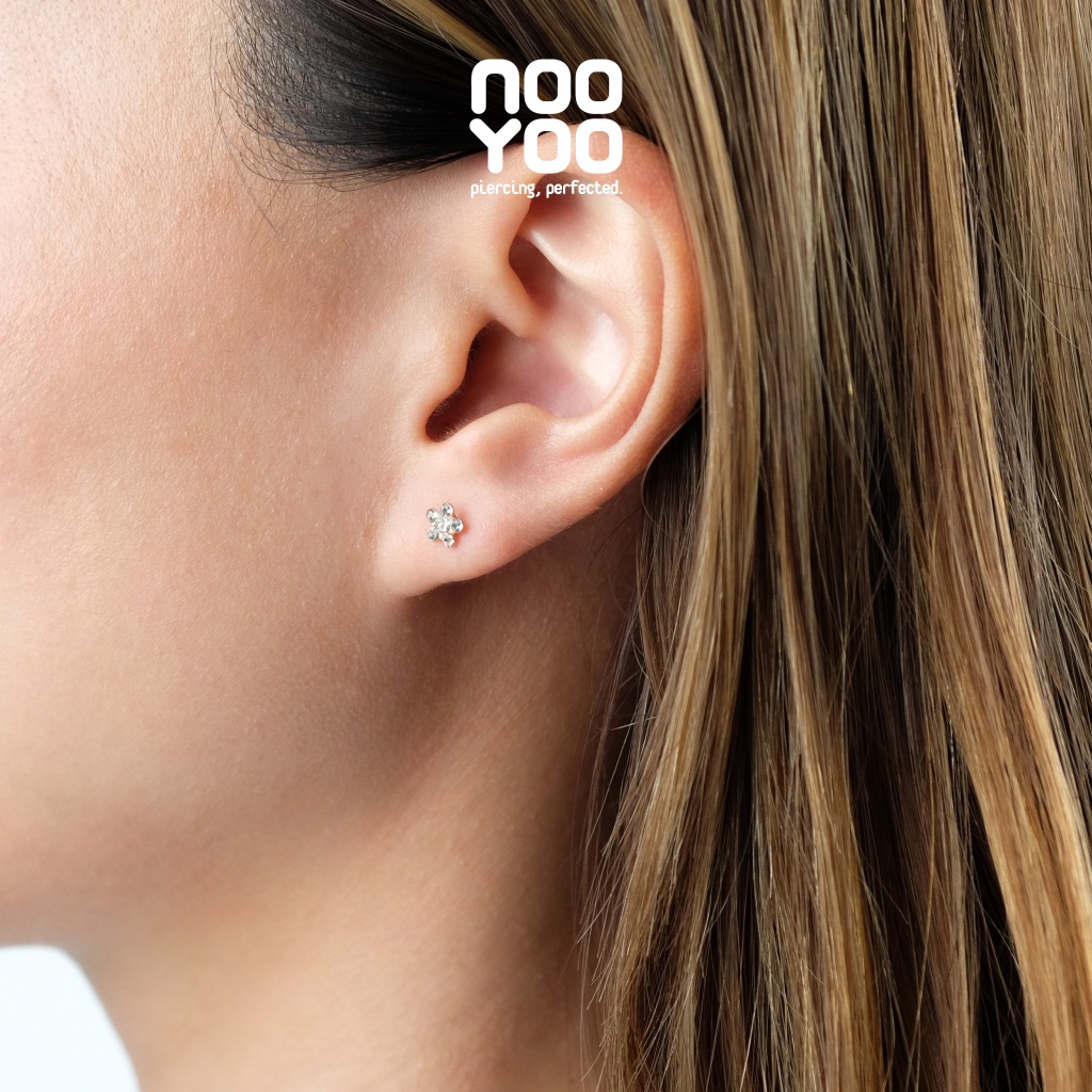 NooYoo حلق ديزي ذهب 14K معقم بكريستال أبريل — صورة 4