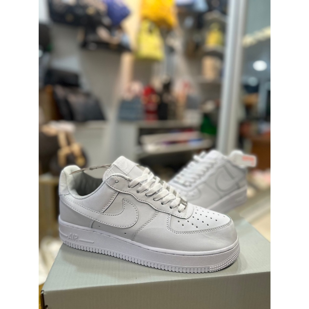 รองเท้าผ้าใบ AF1 รองเท้าหนังแท้แฟชั่นสีขาว