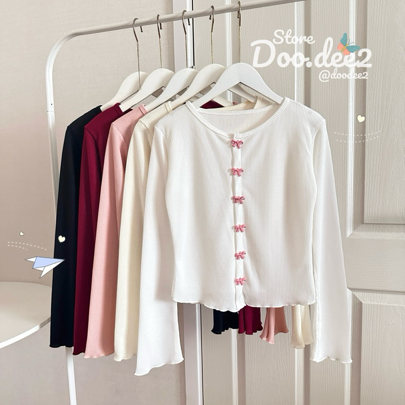 DOODEE2 เสื้อแขนยาว ผ้ารังผึ้ง แต่งติดกระดุมโบว์
