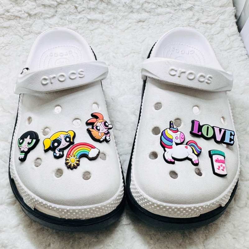 JBCT 🛍️ 🌈ตัวติดรองเท้ามีรู “ ยูนิคอน เพาเวอร์พัฟ “ ✨🌸 Shoe Charms “ Unicorn power Puff“ งานดีสีสวยสด