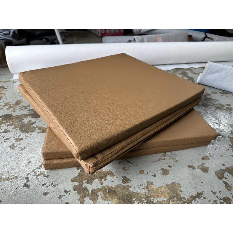 เบาะรองนั่ง ขนาด 40 x 45 cm.หนา 1 นิ้ว ( น้ำตาลอ่อน )
