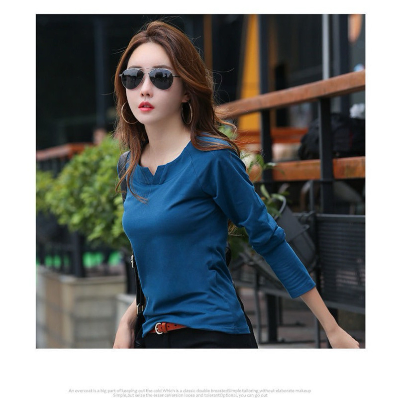 เสื้อยืดผู้หญิงคอวีแขนยาวทรงเข้ารูป ทรงสวย
