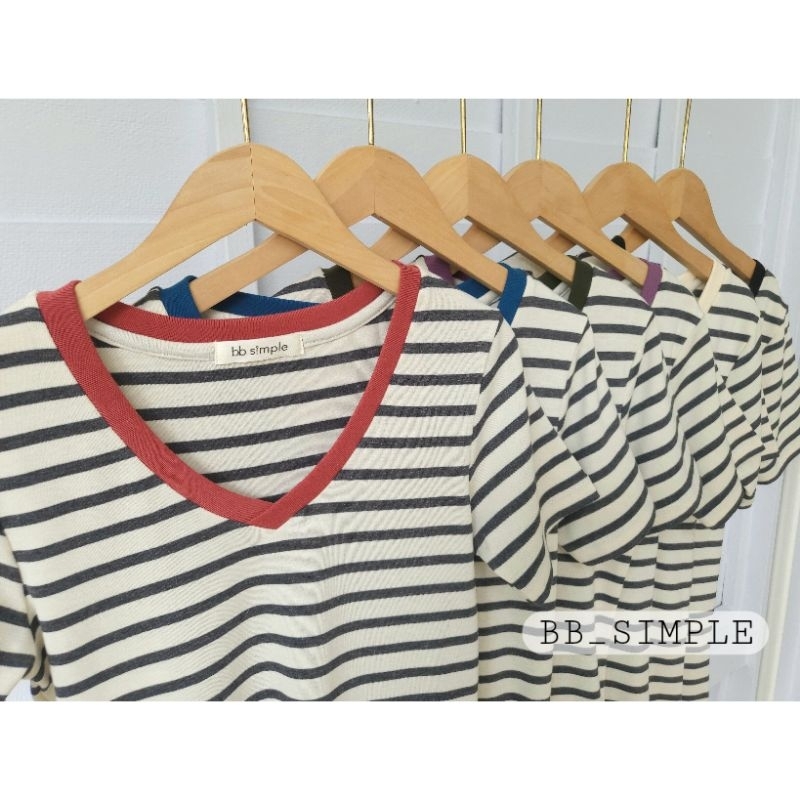 BB02 เสื้อยืดคอVเจาะไขว้ ผ้าลายทาง