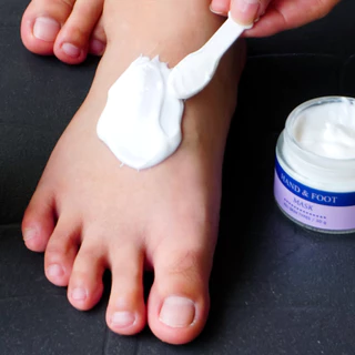 ไทยครีม มาส์กมือเท้า aha mask ครีมพอก มาส์กเท้า thaicream hand & foot mask ส้นเท้าแห้ง thai cream