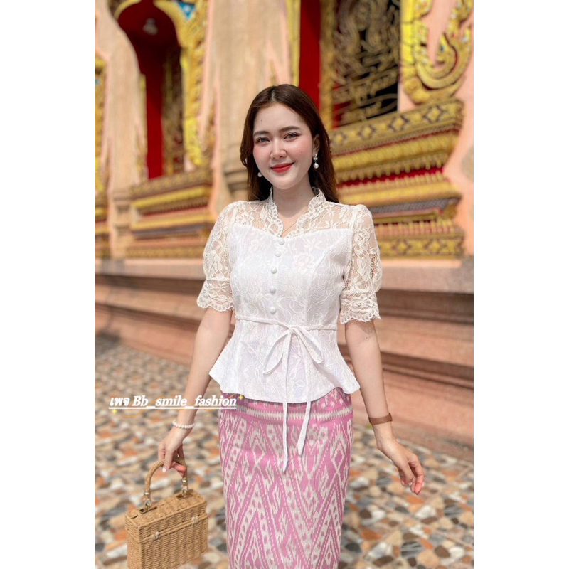 เสื้อลูกไม้(เฉพาะเสื้อ)อัดซับกาว ซิปหลัง แต่งกระดุมหน้า