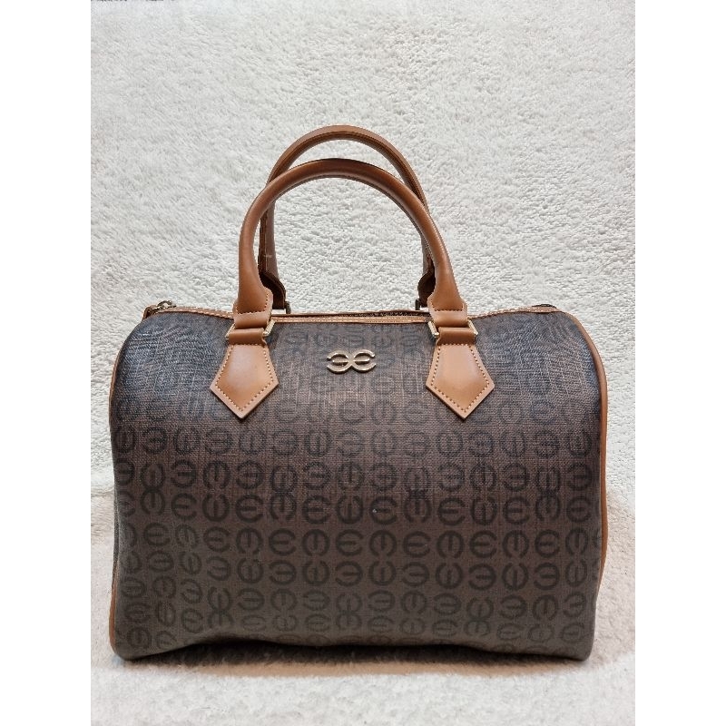 ESQUIRE ทรงหมอน มือสอง สภาพสวยสะอาด