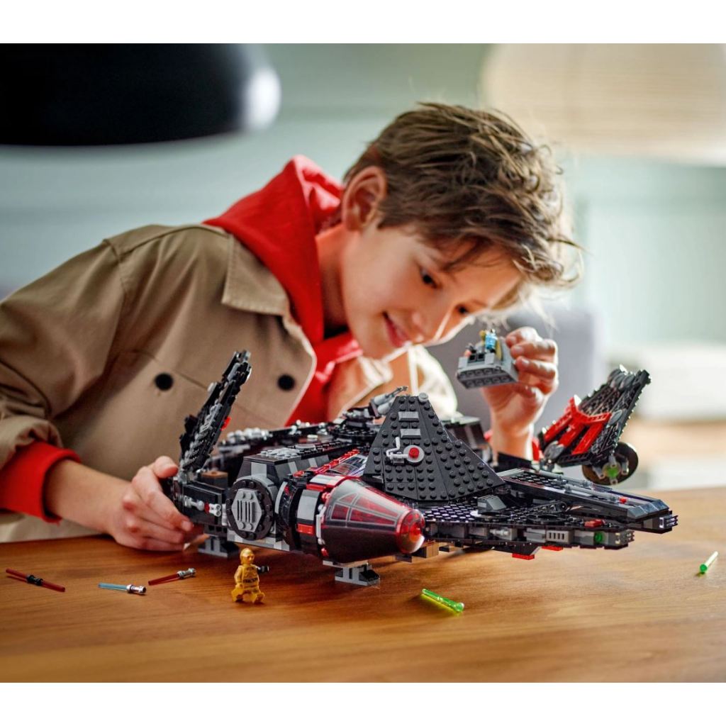 LEGO® Star Wars™ The Dark Falcon 75389