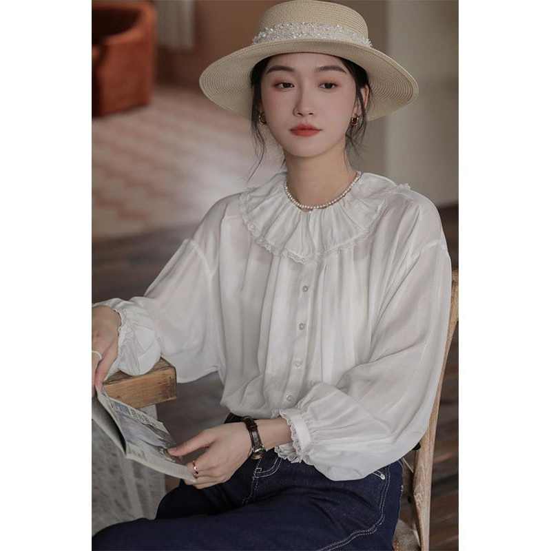 เสื้อแขนยาวสีขาว2024 เสื้อเชิต ใส่ออกงาน ใส่เที่ยว แมทซ์กับเอี๊ยมญี่ปุ่น หรือใส่คู่กับกางเกงยีนส์ กระโปรง ได้หมด ผ้าดีมา