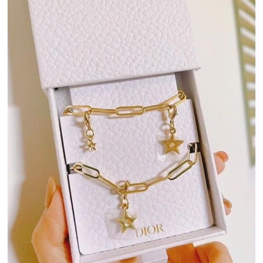 Dior Gold Phone Charm สร้อยคล้องโทรศัพท์ ดัดแปลง มาทำเป็นสร้อยข้อมือ