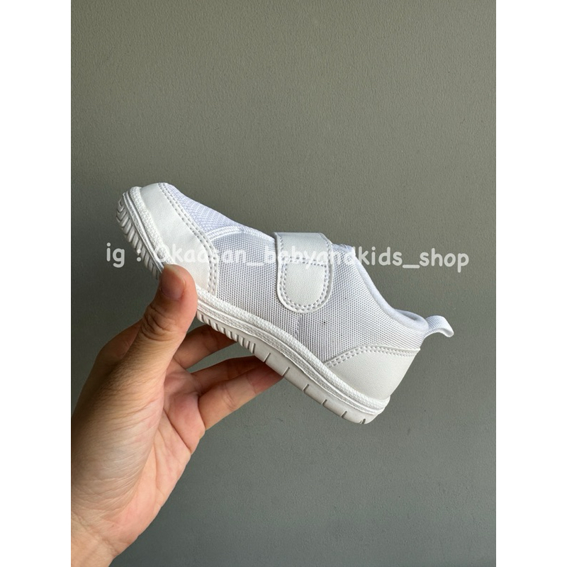 preorder 🇯🇵 asics shoes เอสิคส์พละขาว จากญี่ปุ่น ระบุไซส์ในแชทได้เลยค่ะ