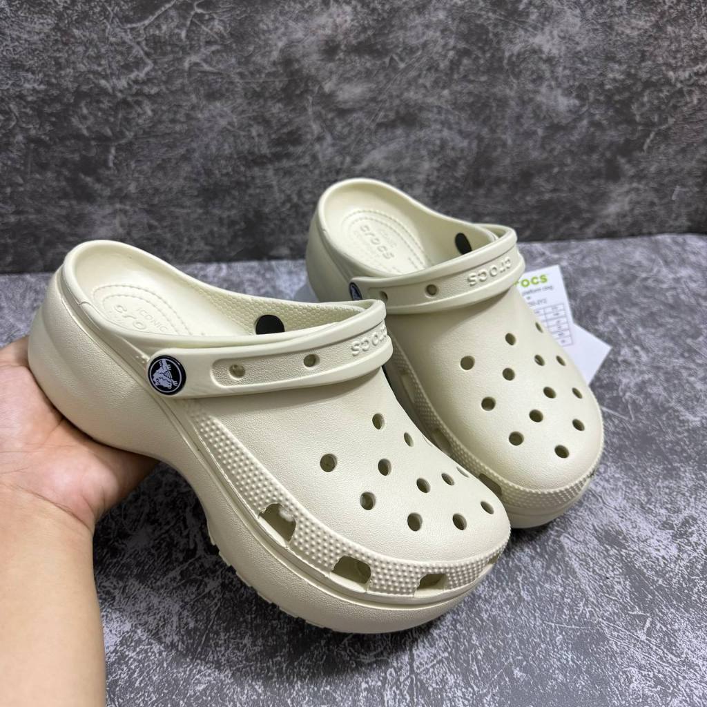 รองเท้าแตะเพื่อสุขภาพอย่างแท้ 100% CROCS Classic Platform Clog รองเท้าลำลองผู้หญิง
