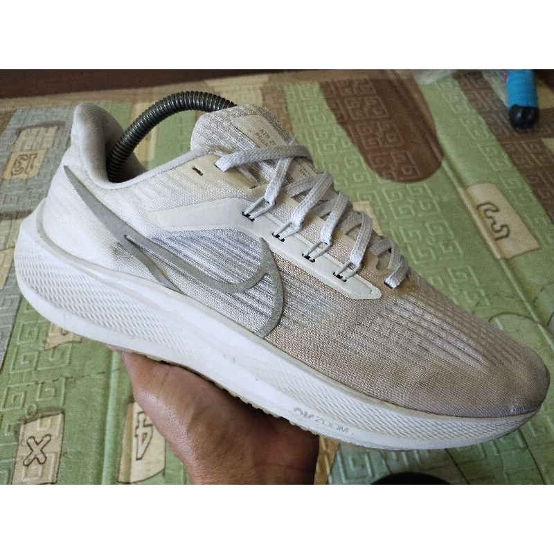 รองเท้าวิ่ง nike size 43