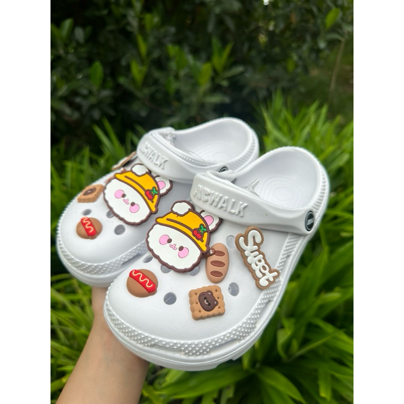 💦พร้อมส่ง💦(มีขนาด 36-44 ค่ะ)รองเท้าแตะหัวโต แบบสวมรัดส้น ติดการ์ตูนน่ารักๆ มีน้ำหนักเบา ใส่สบาย พื้นปรกติ รุ่น520