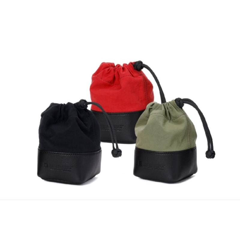 Artisan & Artist LP-120 fabric and leather lens pouch (S)