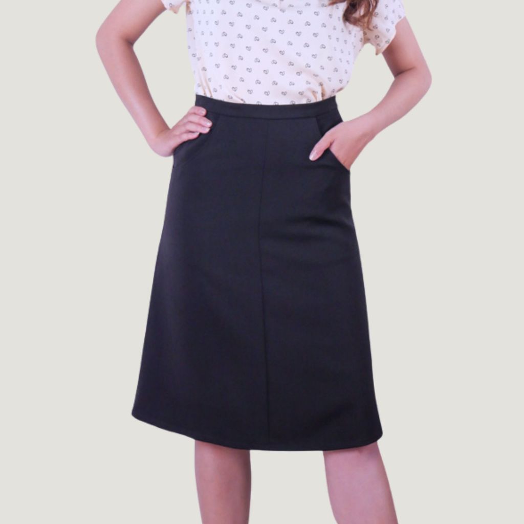 กระโปรงทรงเอ 4 ชิ้น 2 กระเป๋า ผ้านาโน สีดำ สีกรมท่า สีเทา ไซส์ S,M,L,XL,2XL,3XL,4XL, 5XL,6XL ยาว 21,24 นิ้ว bykkskirt