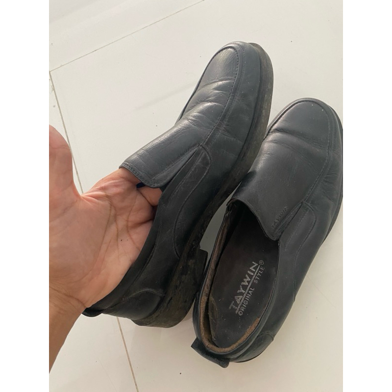 รองเท้าหนังผู้ชายสีดำ หนังแท้ แบรนด์ Taywin มือสอง สภาพดีค่า