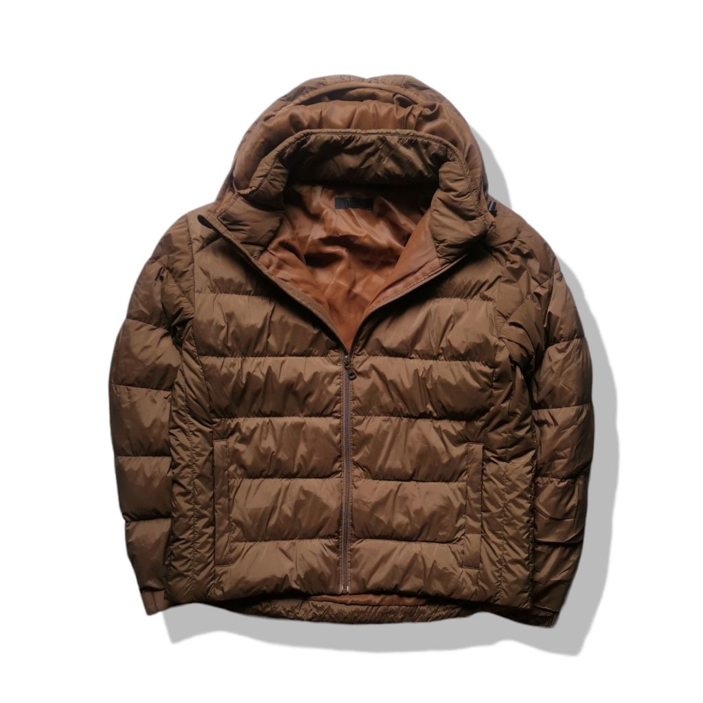 Uniqlo Ultra Light Down Hooded Jacket รอบอก 44”