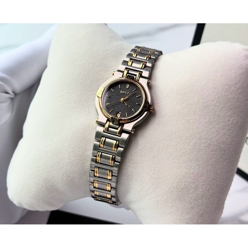 Gucci 9000L 2K Black Dial Lady Size