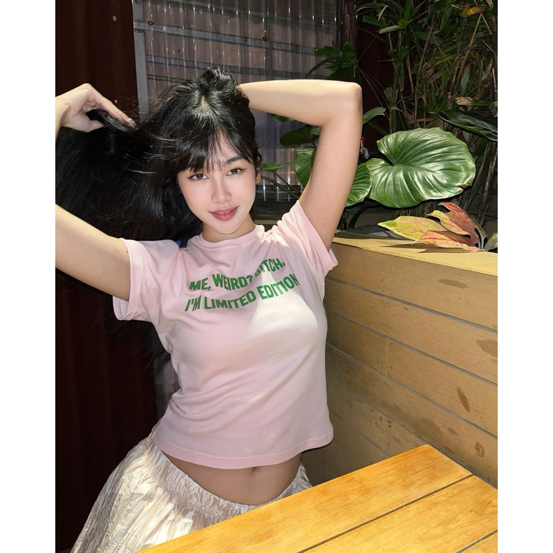 เสื้อ Baby Tee I'M LIMITED EDITION รีวิวทรงสวย เนื้อผ้าดี ใส่สบาย พรางหุ่น ใส่ได้ทุกวัน