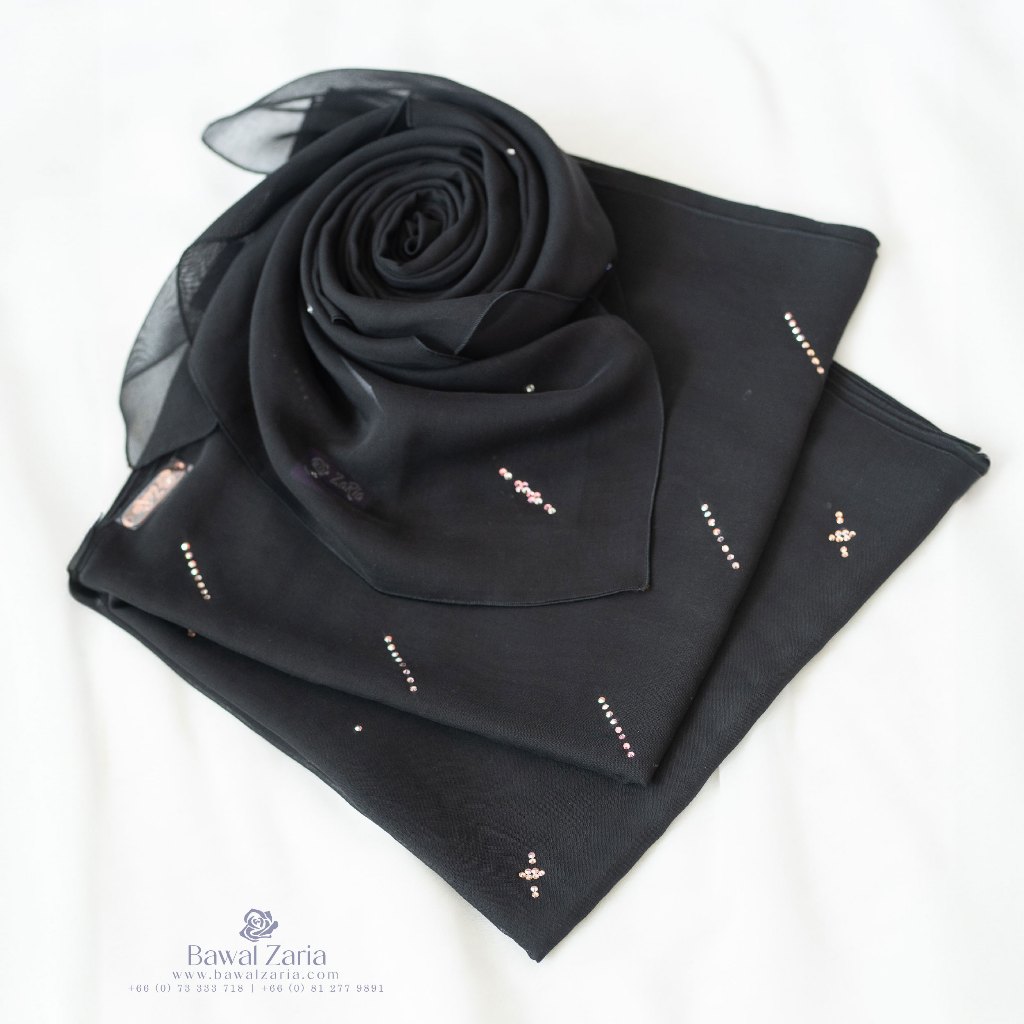 ZARIA Crystal Bawal ผ้าคลุมบาวาประดับคริสตัล - สีดำ (คละลาย)