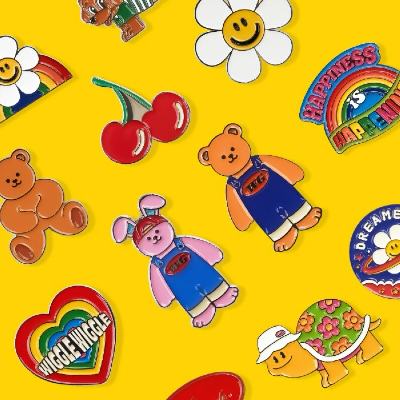 มีลดเพิ่ม30% เหลือ385฿ / Wiggle Metal Badge / Pins / เข็มกลัด