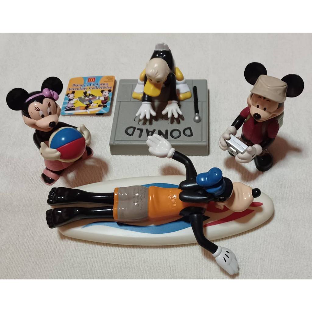 ของเล่นแมค McDonalds Happy Meal Toys Disney California Adventure Park