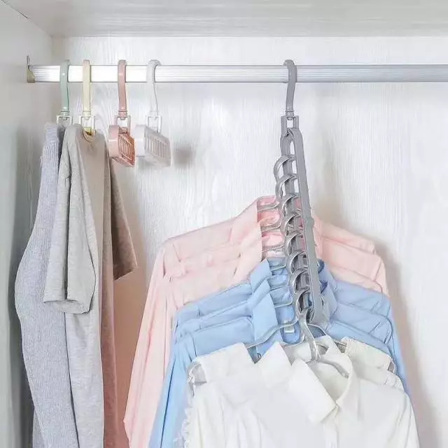 [ที่แขวน 9ช่อง/ตัว]ไม้แขวนผ้า ใส่ได้9ชุด ไม้แขวนเสื้อ 9 ช่อง ไม่แขวนจัดระเบียบ แบบประหยัดพื้นที่ (คละสี) thumbnail 3