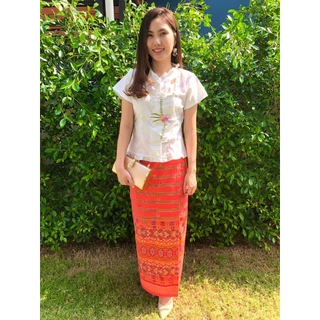 เสื้อผ้าฝ้าย เสื้อพื้นเมือง ระบาย3กระดุมปักดอก (สีดอกน่ารักมากค่ะ)