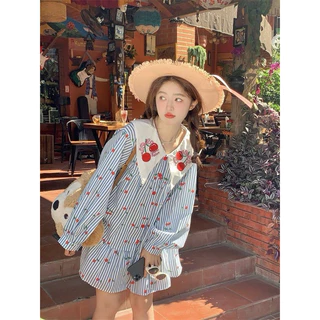 🍒🍒 เดรสริ้วฟ้าขาวลายเชอรี่ ทรงคอปกแหลม ปกปักเชอรี่