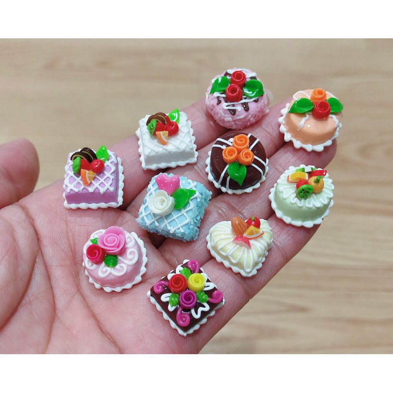 ขนมเค้กจิ๋ว ขนาด 1.5 ซม. ราคา/ชิ้น (แบบสุ่ม)