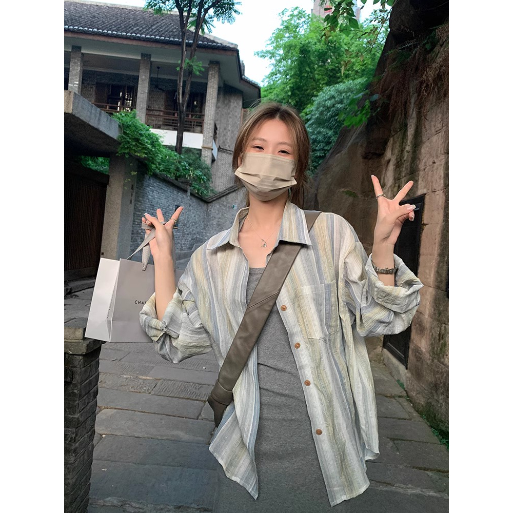 STYLE เสื้อเชิ้ตผู้หญิง แขนยาวลายทาง โอเวอร์ไซส์ สีสวยแมตช์ได้ทุกชุด ใส่คลุมกันแดดก็สวย แฟชั่นใหม่2024 “w398”