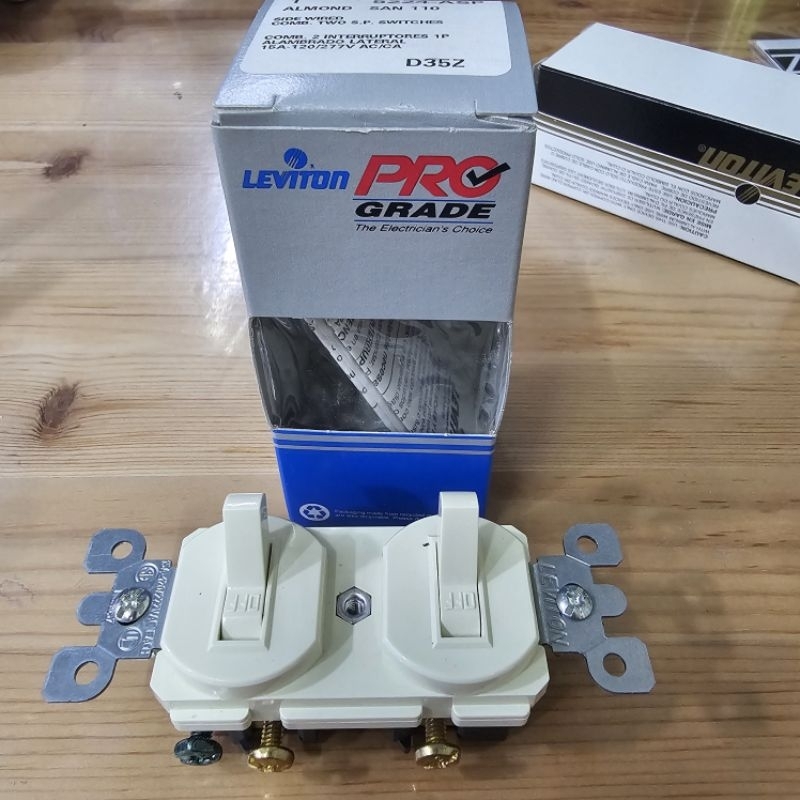Leviton 5224-ASP Switch คู่ 15A PRO Grade สำหรับเปิด ปิดไฟ พร้อมฝาครอบ