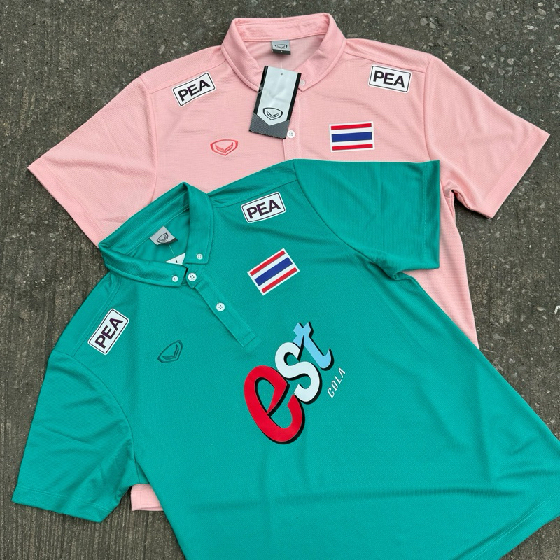 Grand Sport เสื้อโปโลแขนสั้น เสื้อโปโลทีมชาติ เสื้อโปโลวอลเลย์บอลทีมชาติ 12-261 ราคา ถูกที่สุด ดีลบีเคเค